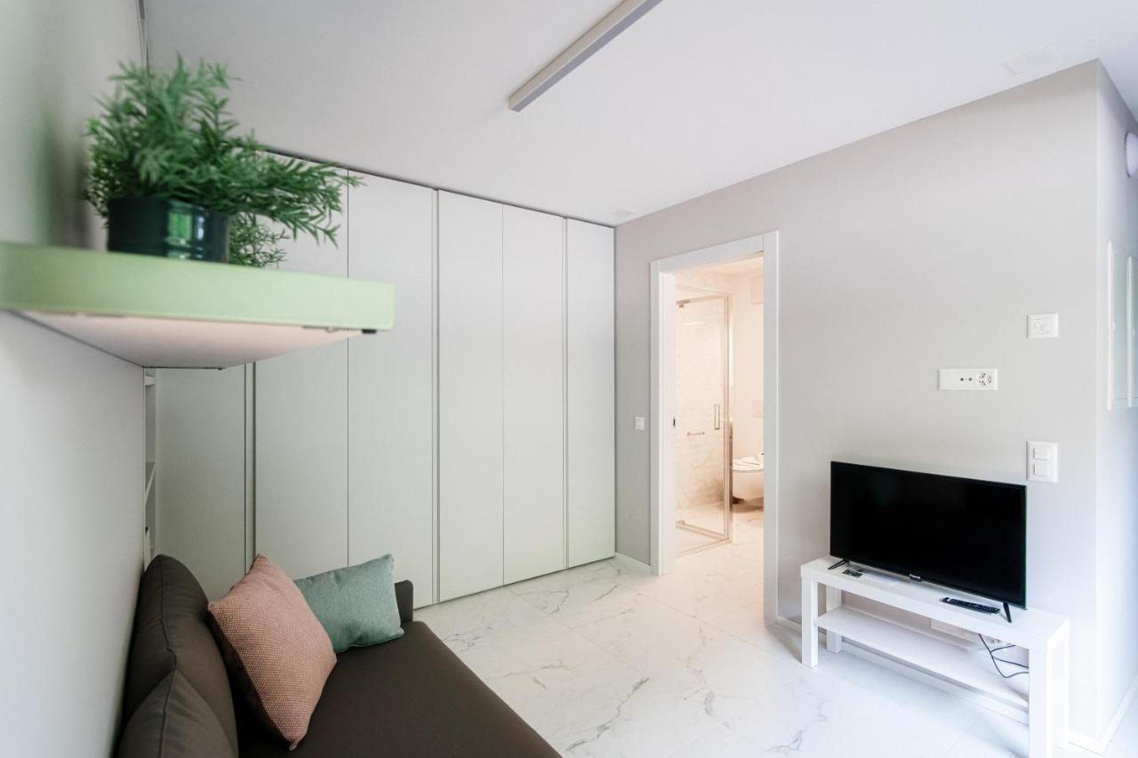 Apartment Grey Studio 9 - Locarno Centro
